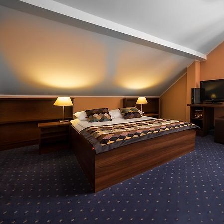 Hotel Colnus Kolno  المظهر الخارجي الصورة
